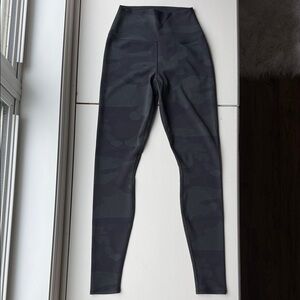 ALO Yoga Dark Camouflage Leggings